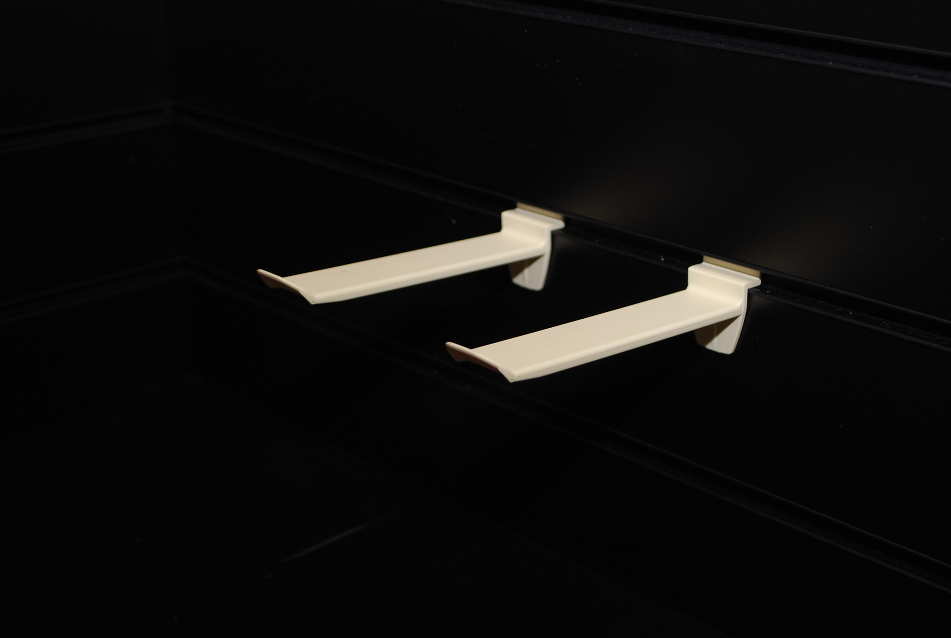 Slatwall Euro Hooks 150mm white Plasticraft Displays